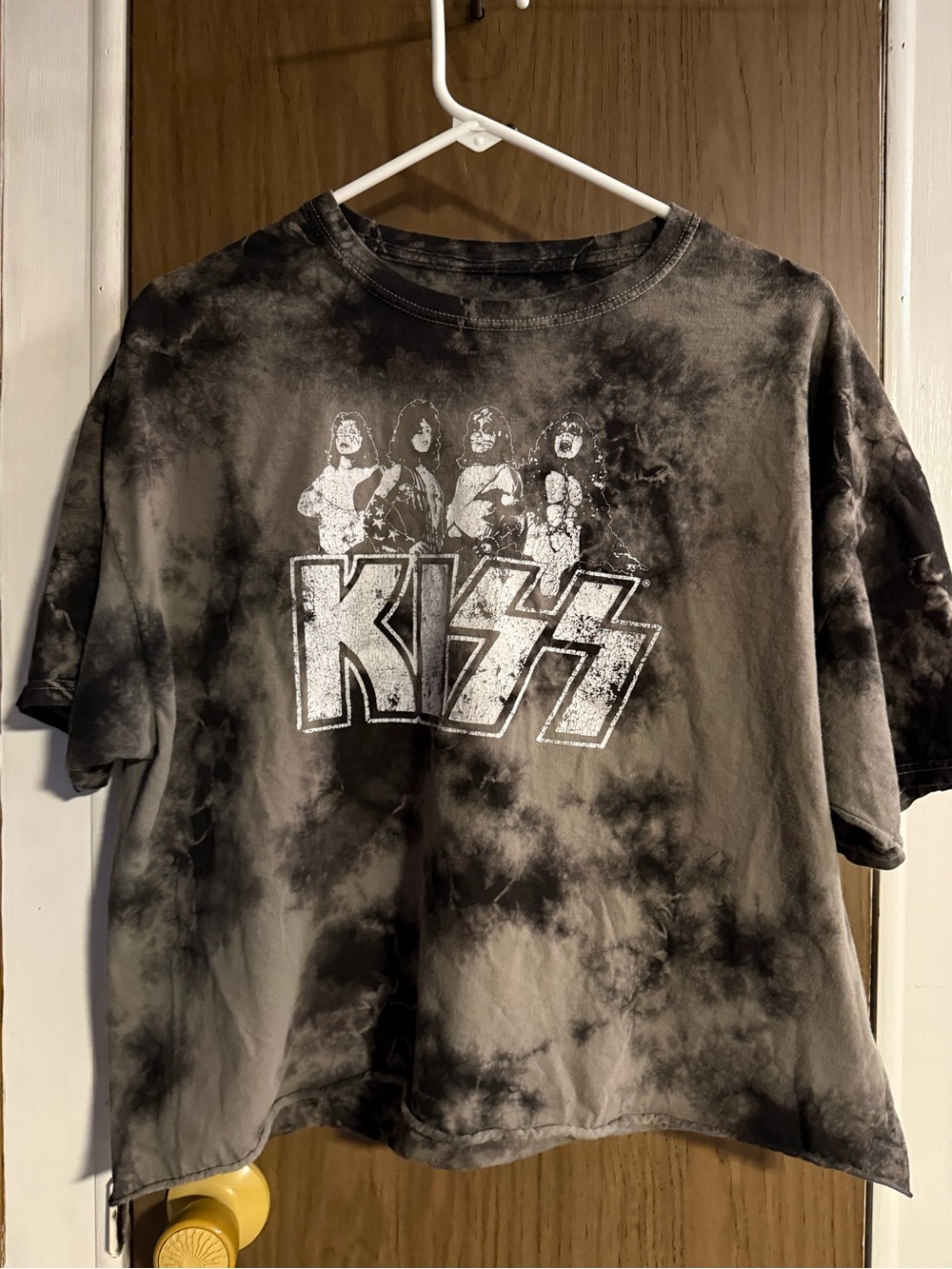 Kiss Black and Gray Tie-Dye Crop Graphic Tee